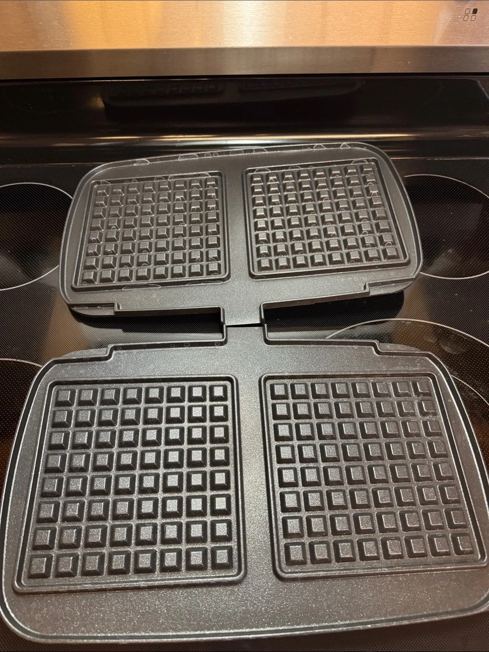 Pampered Chef Black Double Waffle Plates
